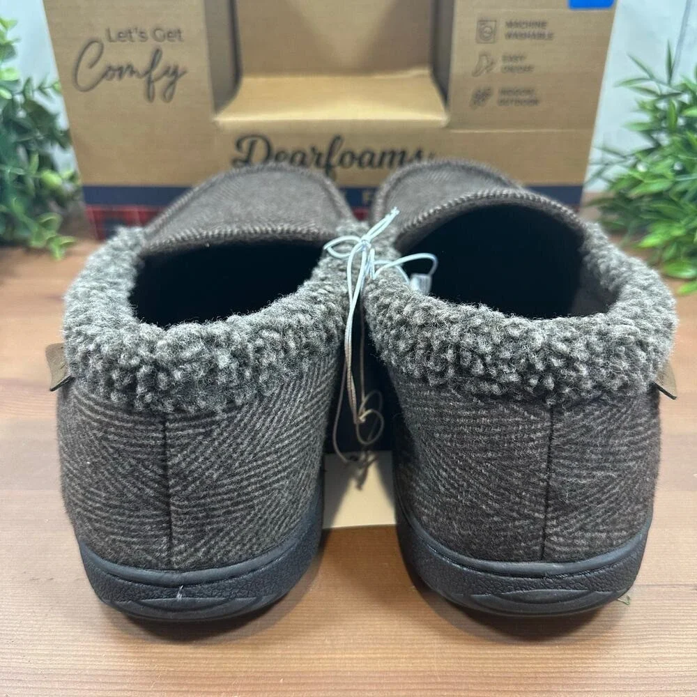 Dearfoams Men's Memory Foam Comfy Brown Slippers Size M (9-10)